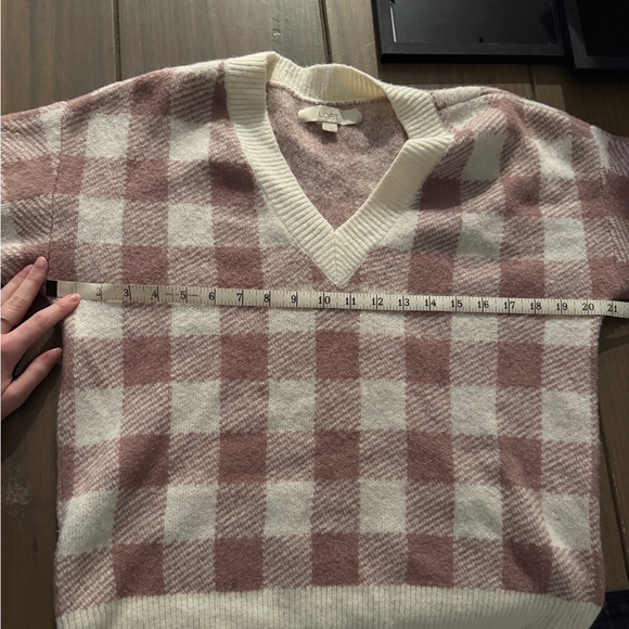 LOFT Mauve Checkered Gingham V-Neck Sweater - Size Small - Picture 4 of 5